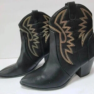 Qupid Women's Faux Leather Cowgirl Boots with Stiching Size 10